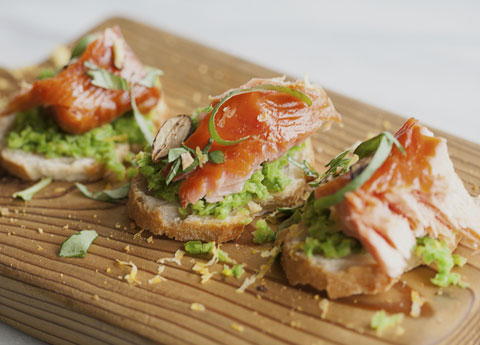 Salmon crostini with peas